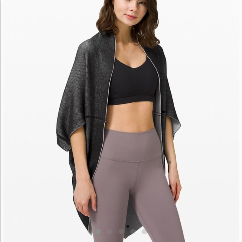 LULULEMON Exaltation Wrap Reversible Black…